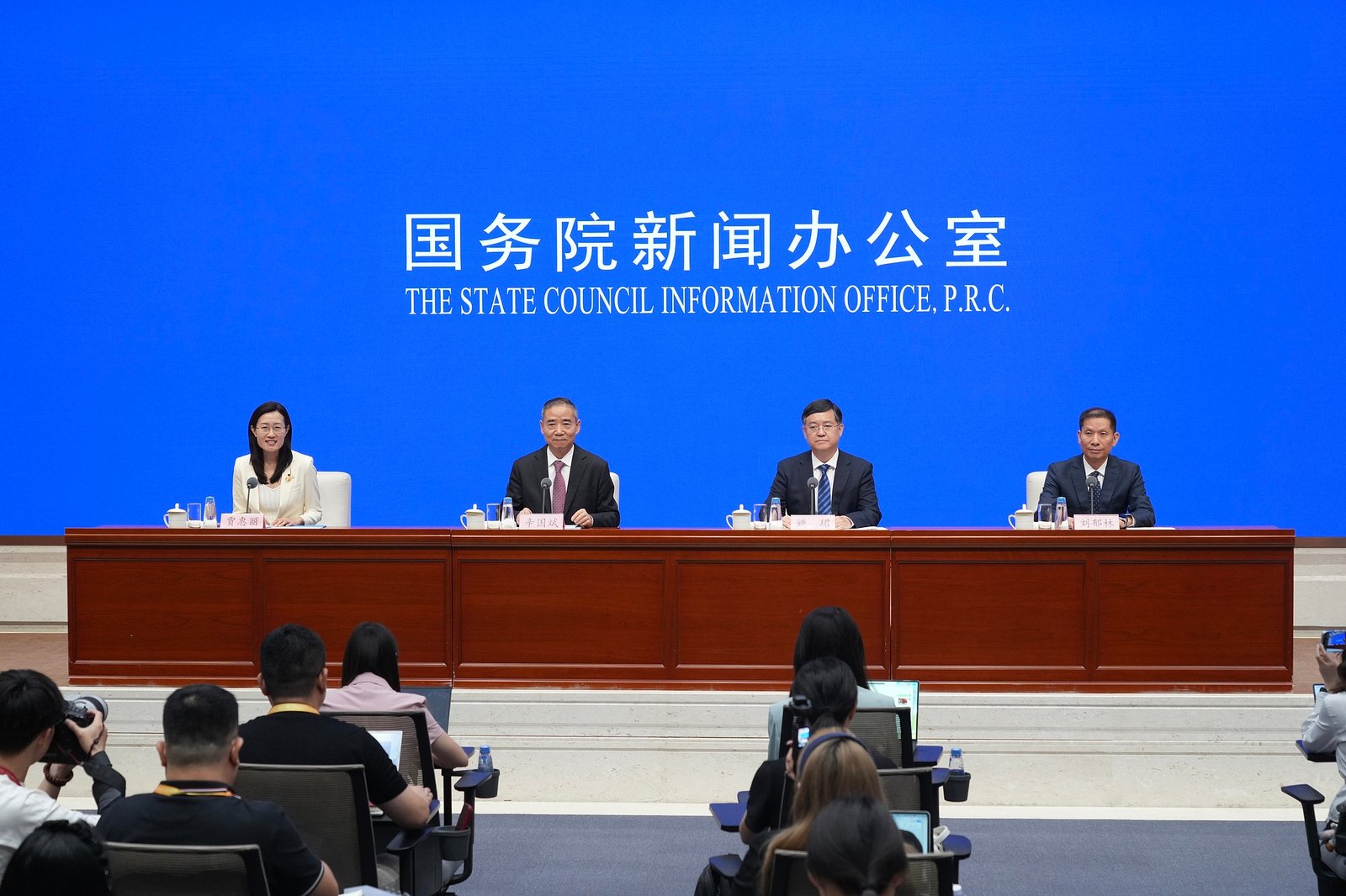 China accelerează dezvoltarea unor scenarii majore de aplicare, precum „Inteligența Artificială+” și „Robotica+”