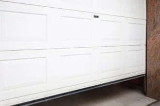 ce-include-un-kit-automatizare-usa-garaj