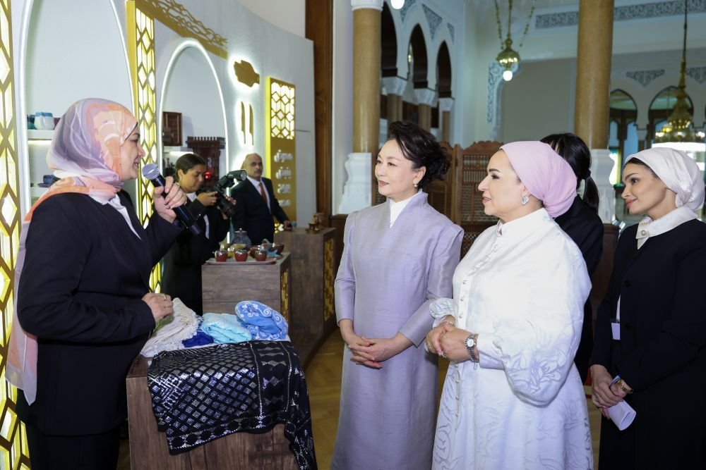 Peng Liyuan și Entissar Amer, întâlnire la un ceai