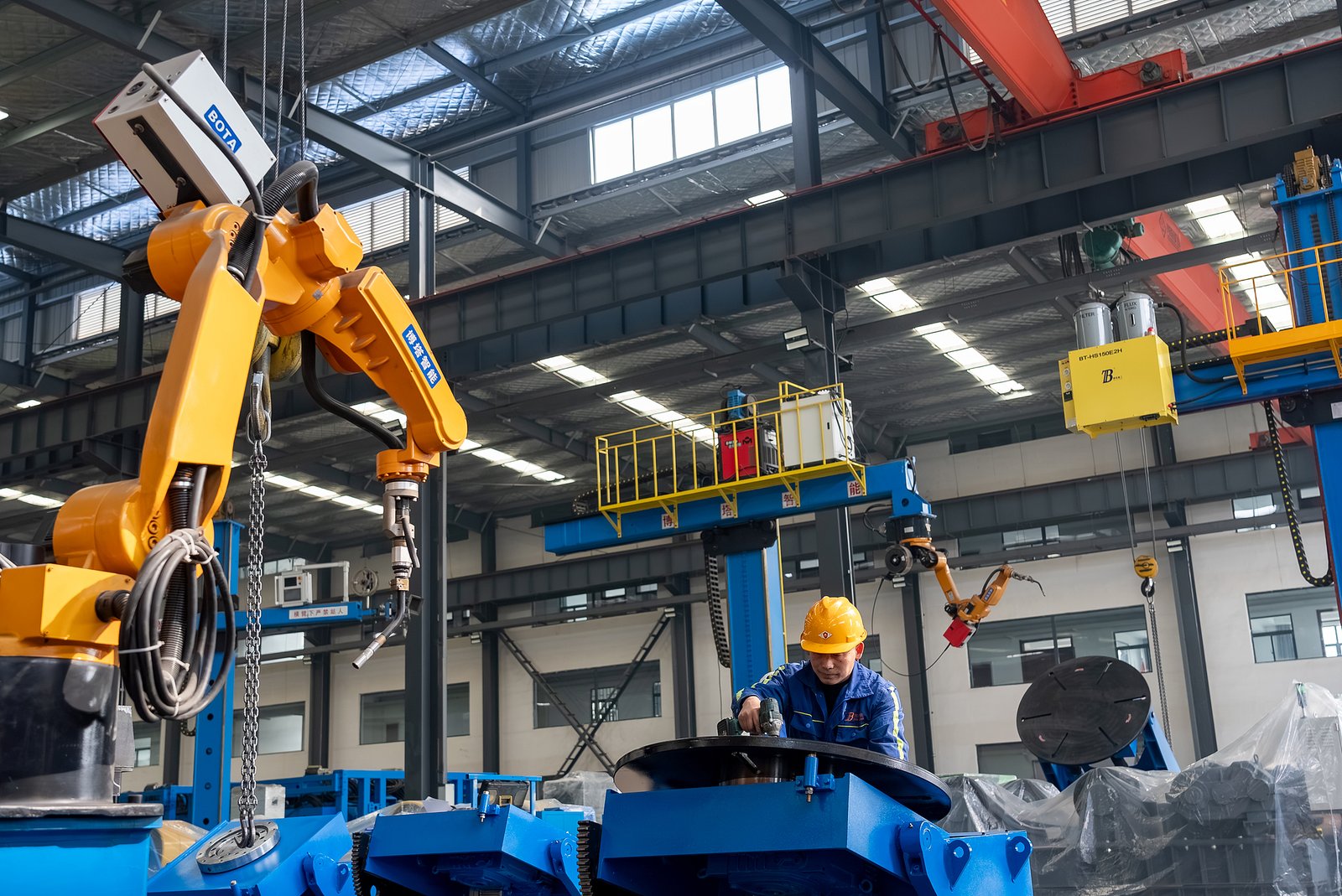 Xi subliniază necesitatea pentru consolidarea industriei manufacturiere de vârf