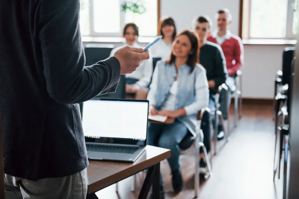 Au început etapele administrative pentru organizarea Concursului pentru ocuparea funcțiilor de director și director adjunct în unitățile de învățământ preuniversitar de stat