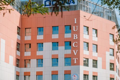 Noul Centrul Chirurgical Cardiovascular din cadrul Institutului de Urgență pentru Boli Cardiovasculare și Transplant Târgu Mureș a fost recepționat în urma unei investiții de peste 150 de milioane de euro, finanțată prin PNRR