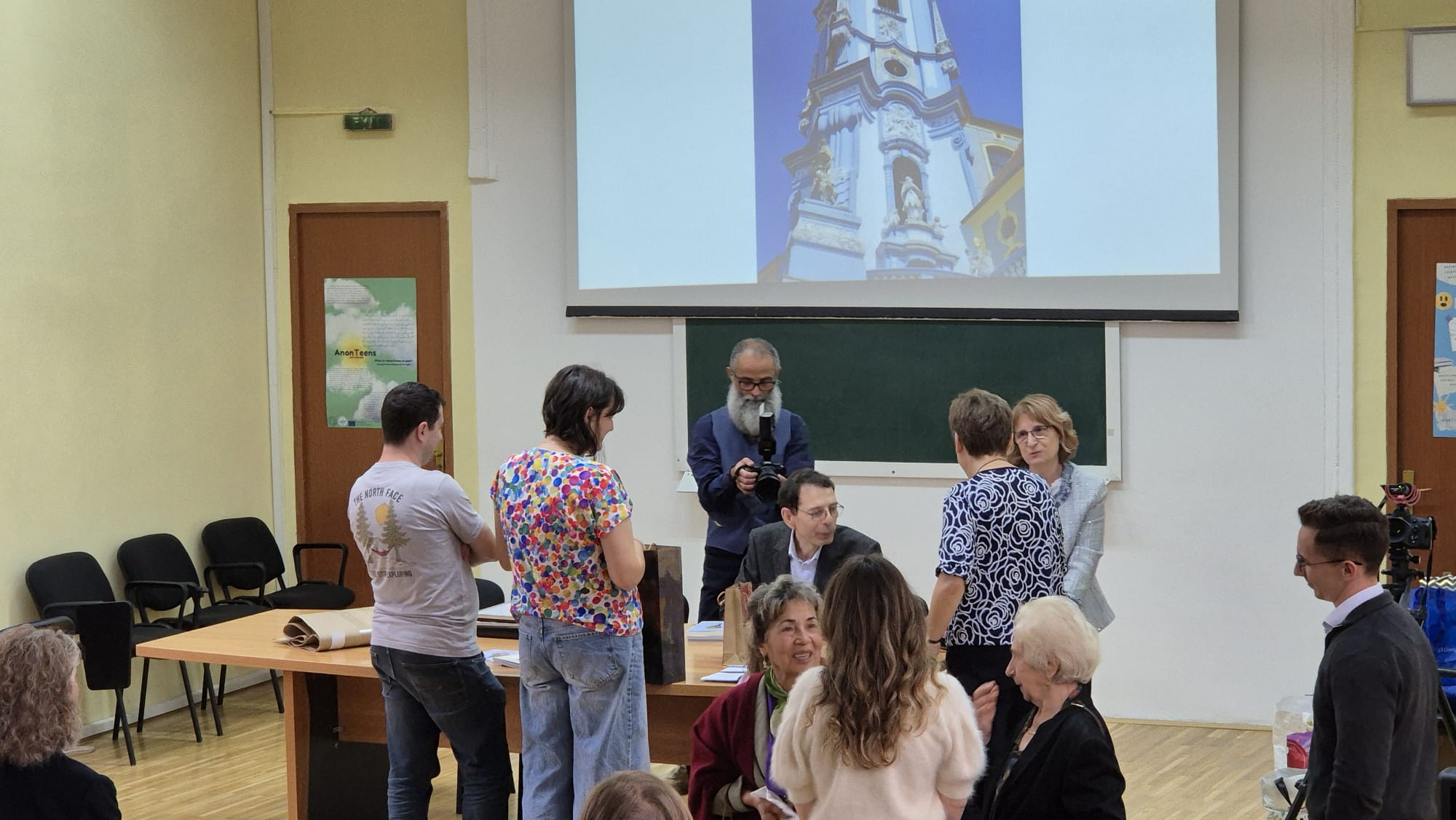 Arc peste timp: lansare a seriei de volume “Colecţie“ a autorului Mihai Manolescu, la Colegiul Naţional Gheorghe Lazăr din Bucureşti